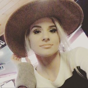 Meet your Posher, Rachele